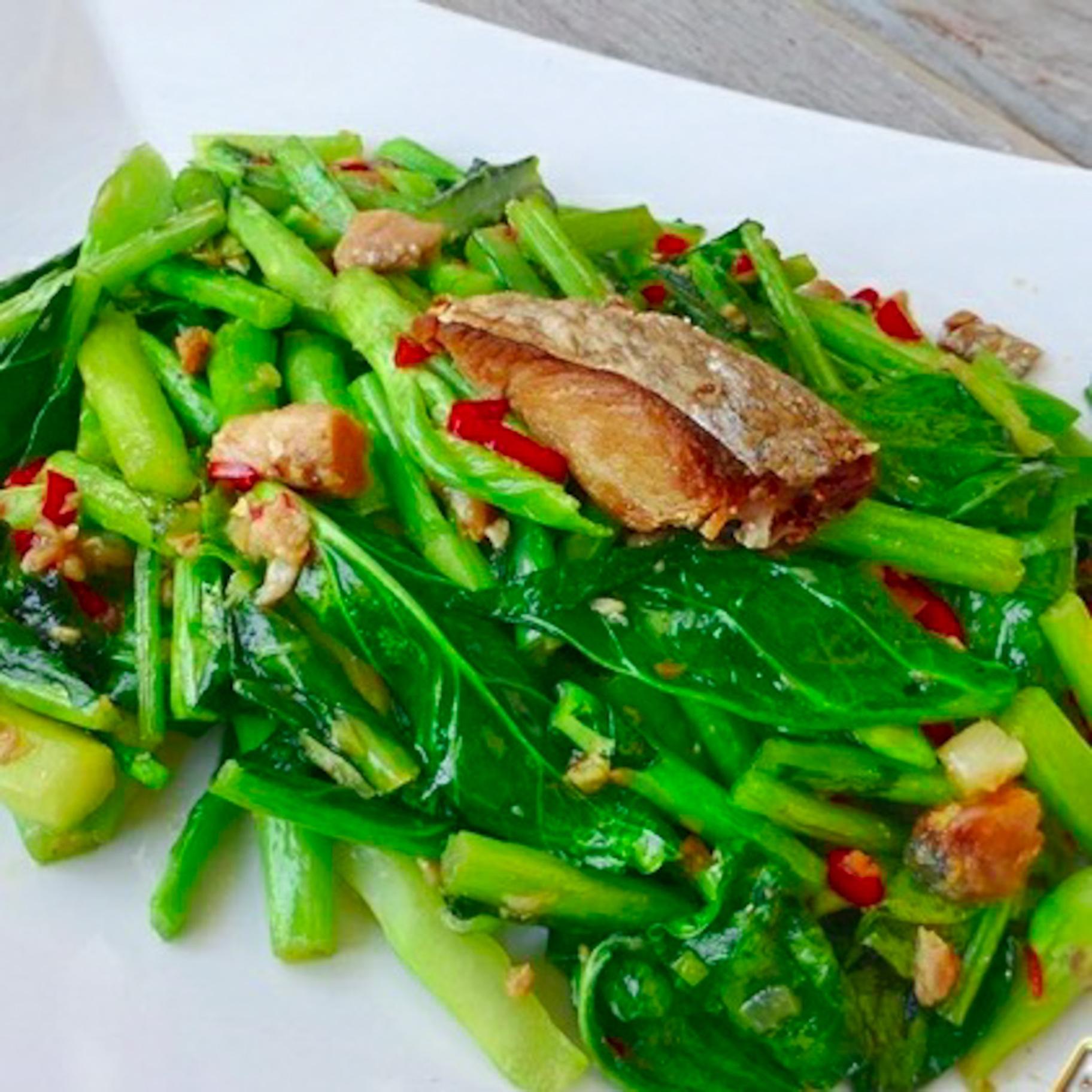 V002 Stir Fried Kailan ผัดคะน้า