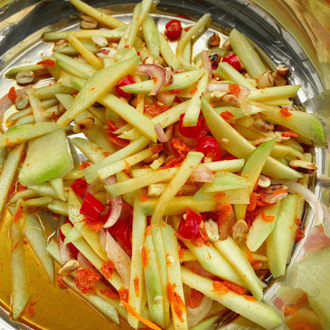 D002 Thai Mango Salad ยำมะม่วง