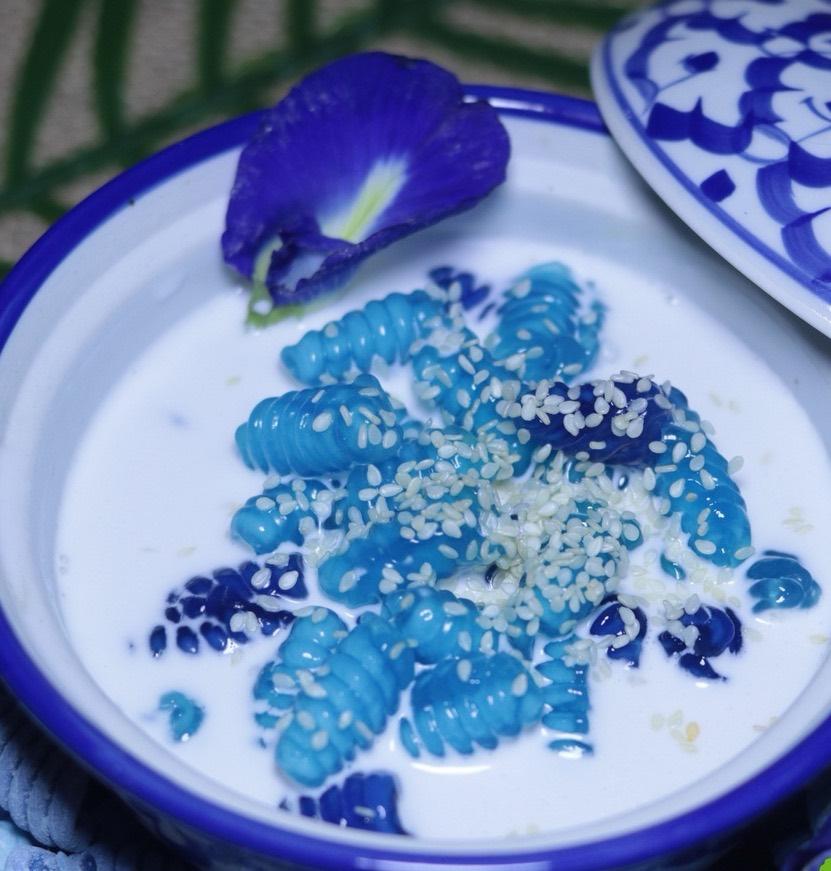 G008 Thai Gnocchi in Coconut Milk ครองแครงกะทิ