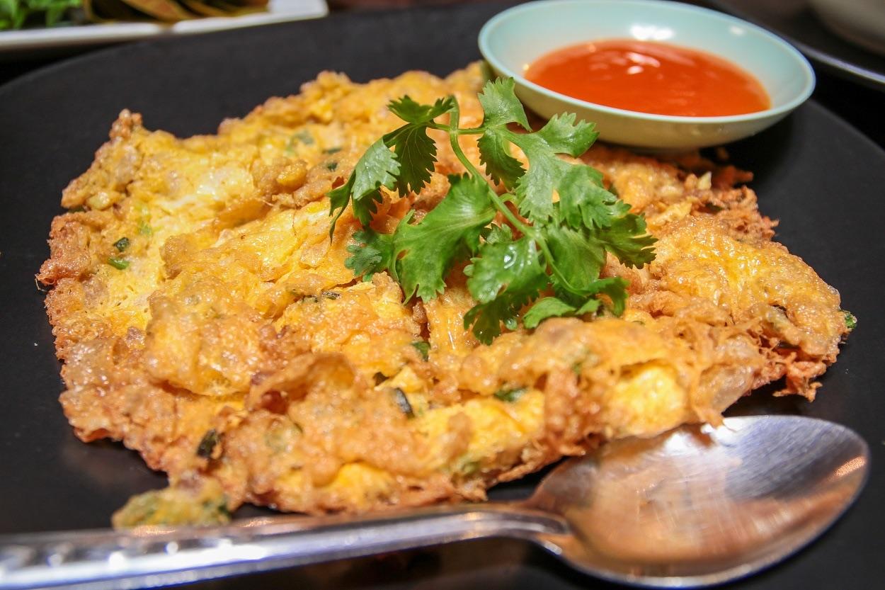 F006 Thai Style Omelette