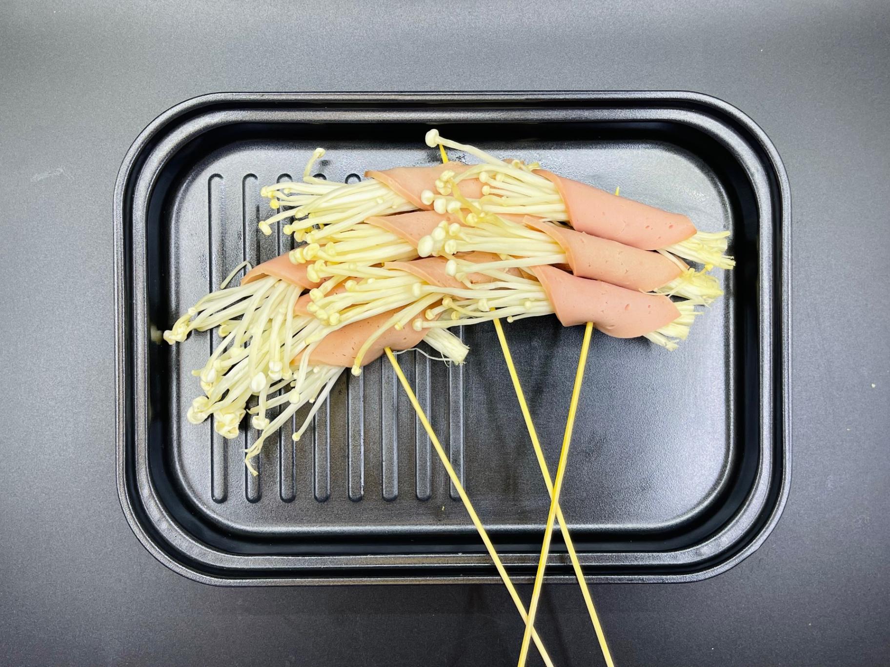 B02 - 火腿金针菇 Pork Ham with Enoki Mushroom
