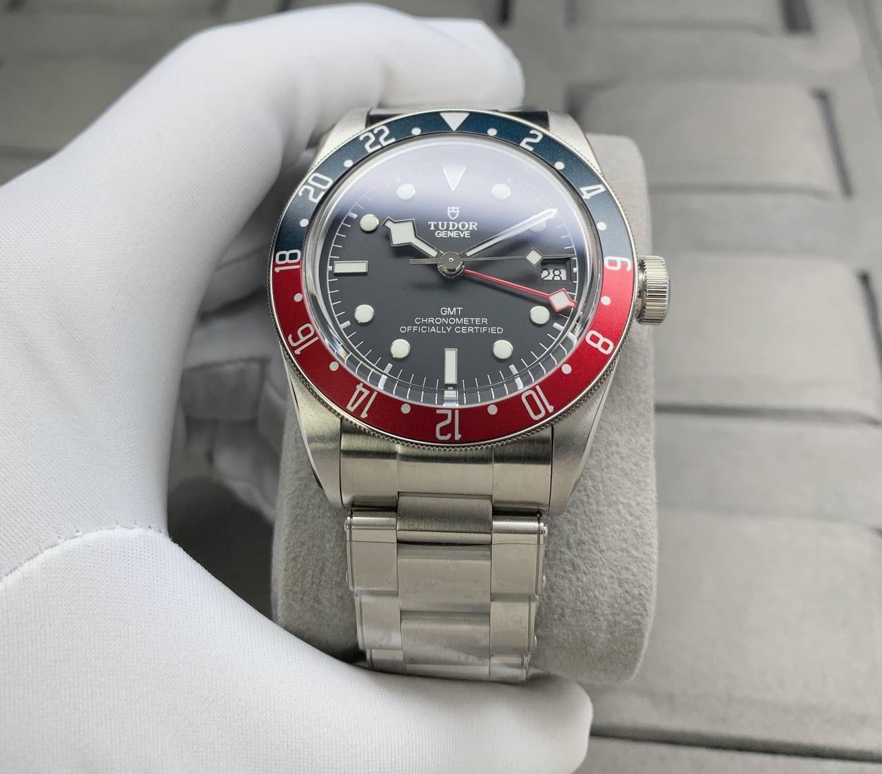 TUDOR BLACK BAY GMT 41 MM AUTOMATIC MEN WATCH