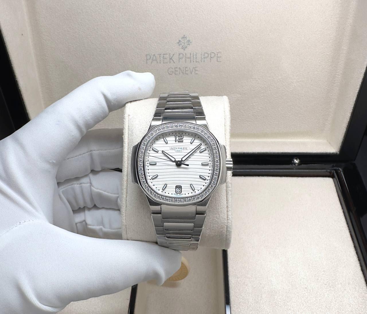 PATEK PHILIPPE NAUTILUS 7118/1200A-001 DIAMOND BEZEL SILVER DIAL  35.2 MM
