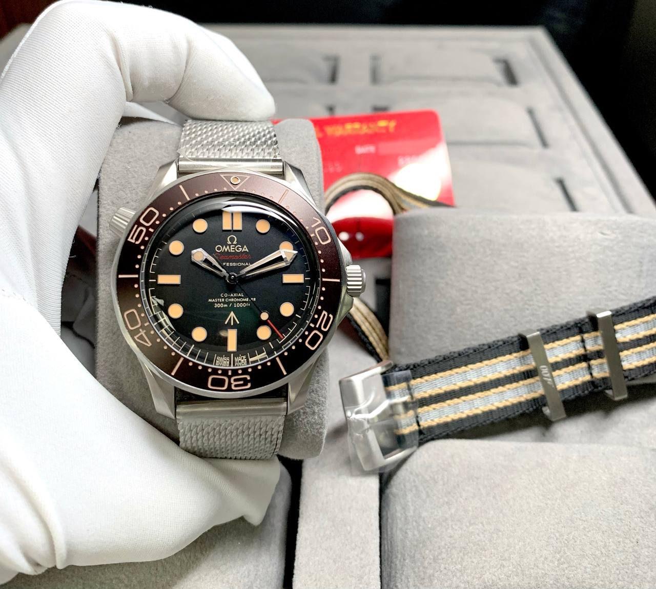 OMEGA SEAMASTER DIVER 300M JAMES BOND 007 SPECIAL EDITION 42MM MEN WATCH
