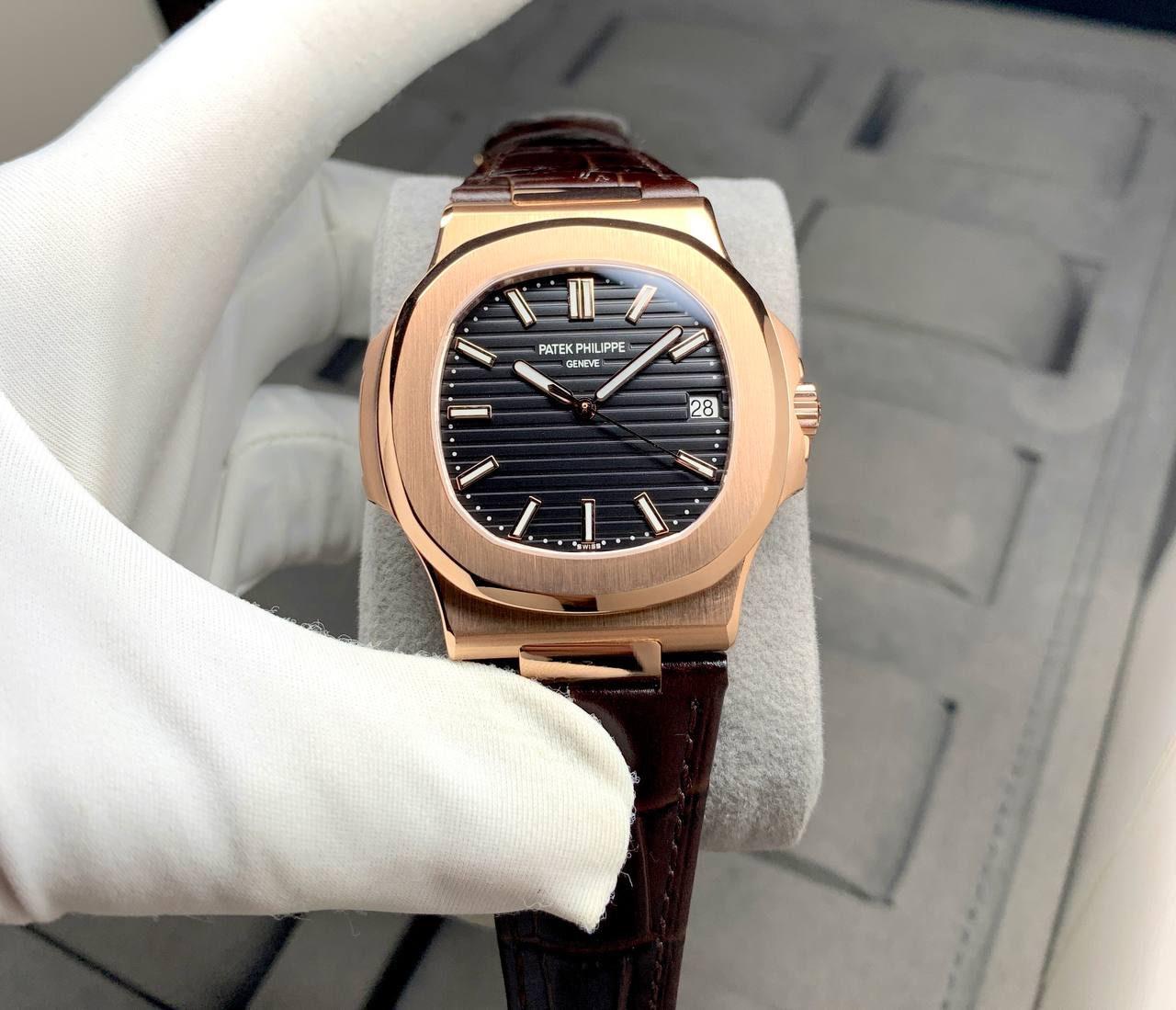PATEK PHILIPPE NAUTILUS 5711R AUTOMATIC 40 mm MEN WATCH