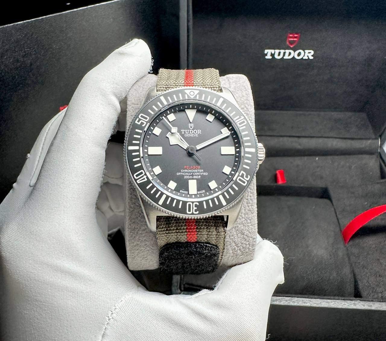 TUDOR FDX TITANIUM 42 MM AUTOMATIC MEN WATCH