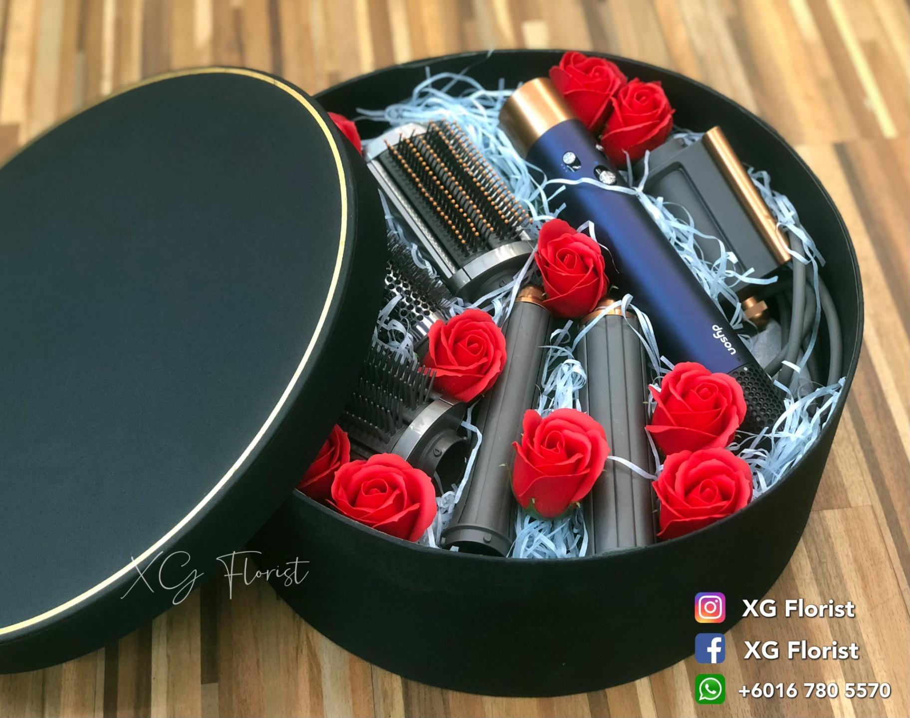 Dyson高端美发礼盒（定制款） Luxury Dyson Hair Styling Gift Box with Roses