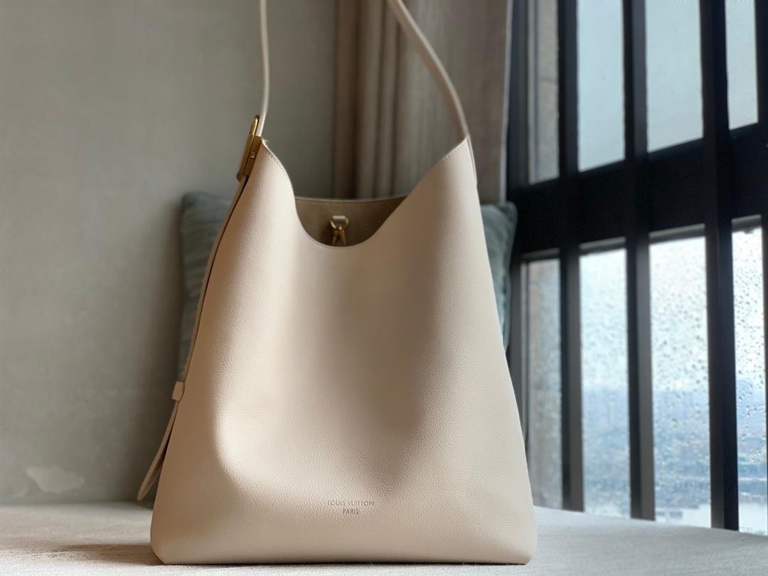 LV LOW KEY HOBO MEDIUM UNDERSRM BAG (WHITE)