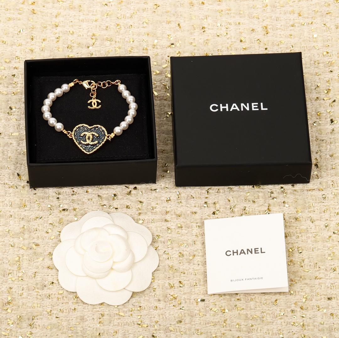 CHANEL BRACELET 021