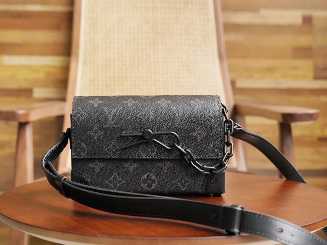 STEAMER BLACK MONOGRAM