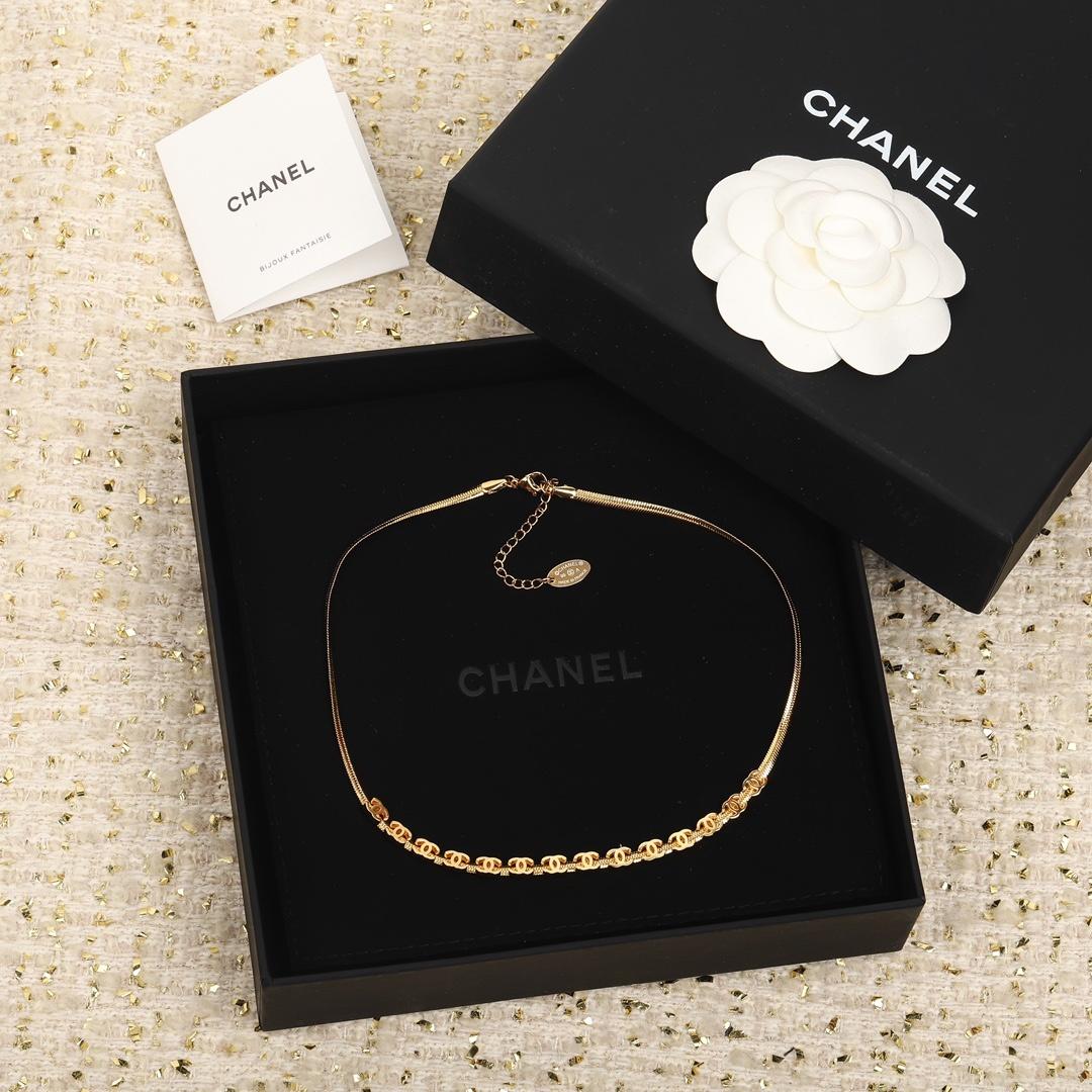 CHANEL NECKLACE 017