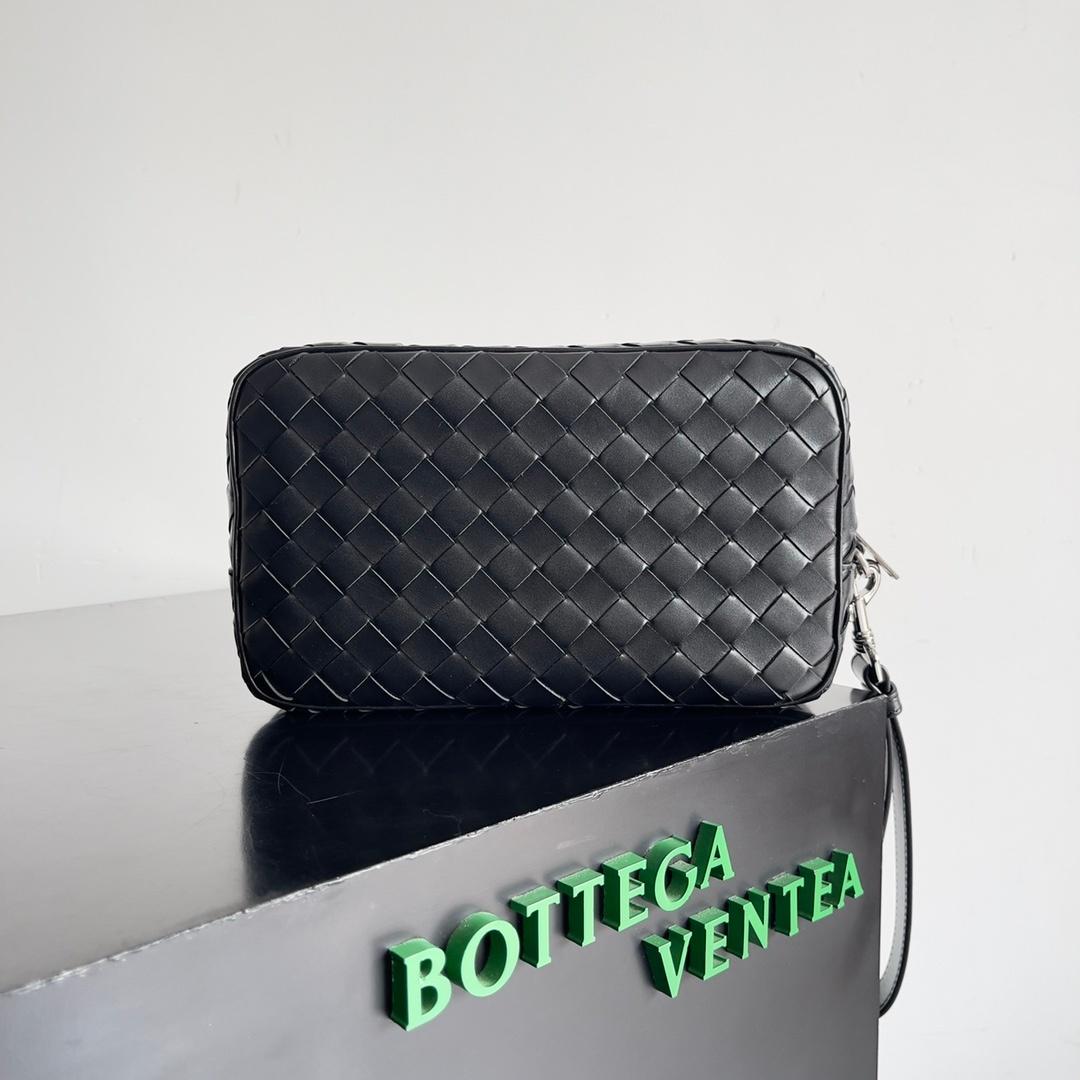 BOTTEGA  VENETA INTRECCIATO CLUTCH BAG BLACK
