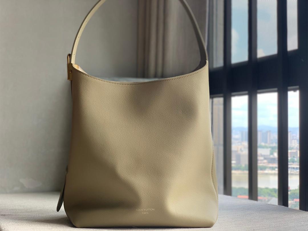 LV LOW KEY HOBO MEDIUM UNDERARM BAG (GREY)