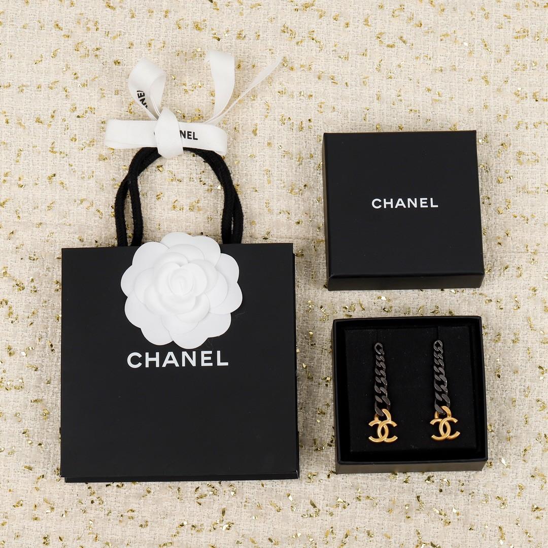 CHANEL EARING 017