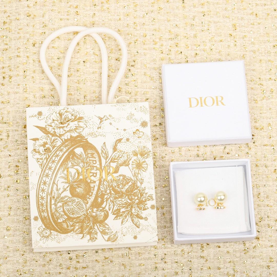 DIOR EARING 011