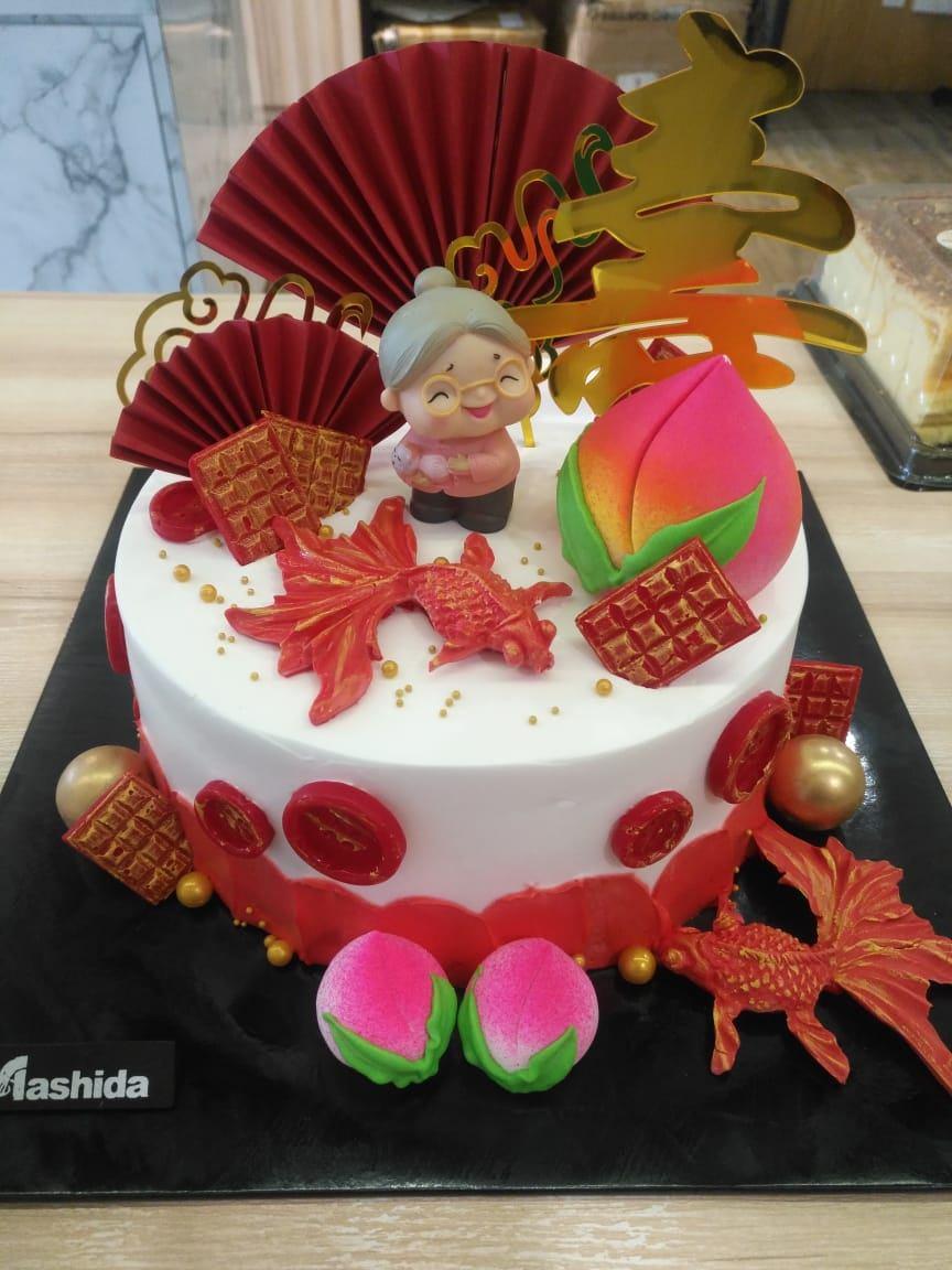 Grandma (chocolate cake/vanilla cake)