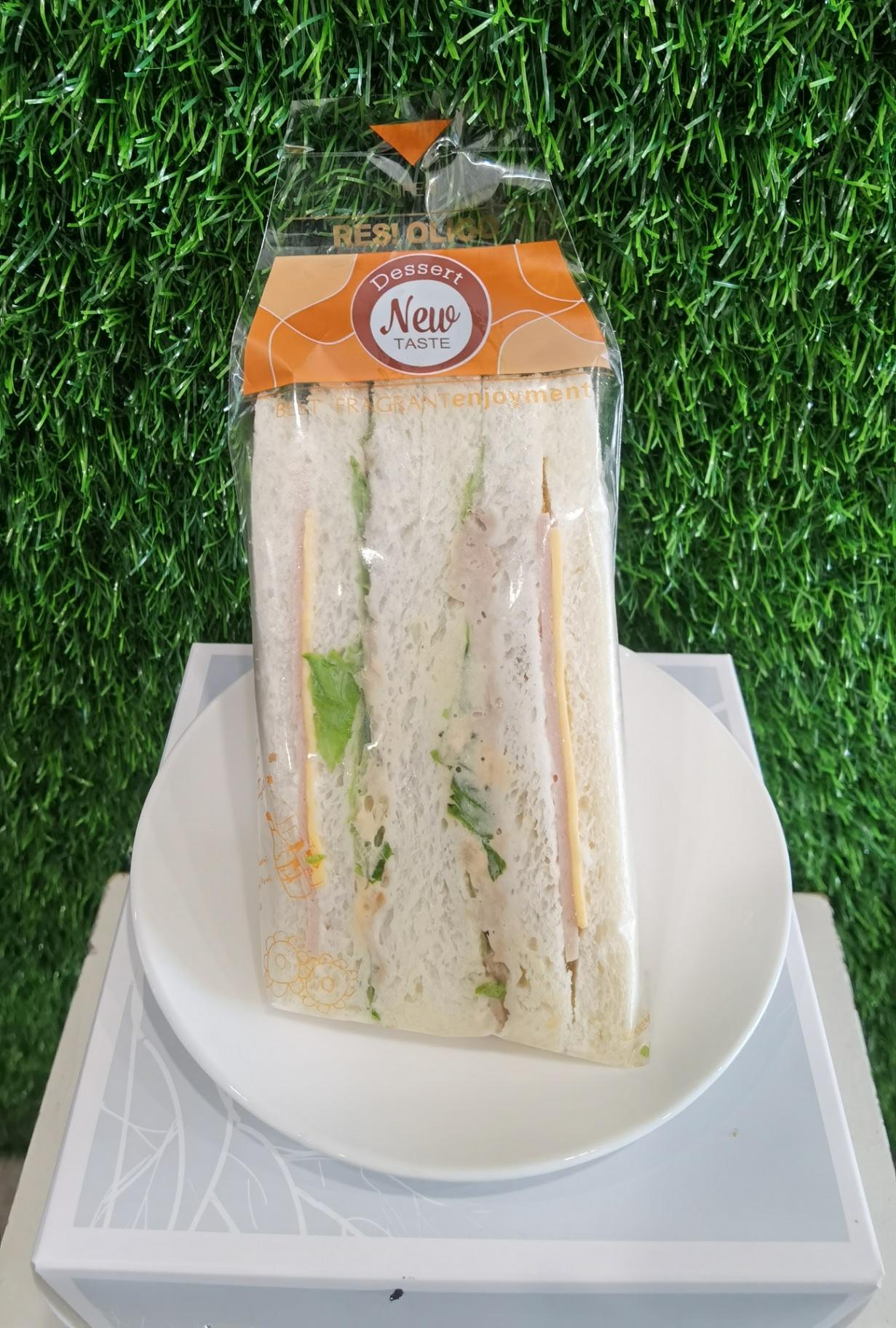 Tuna sandwich