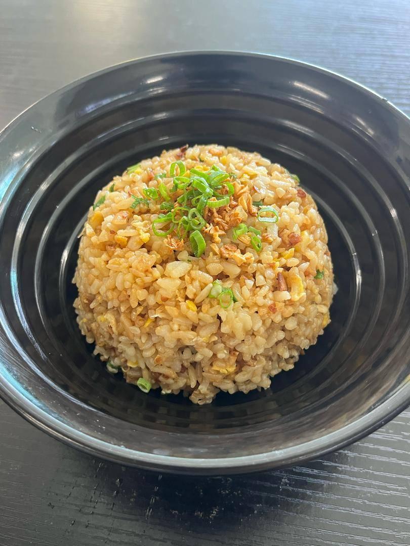 J13 Garlic fried 蒜粒炒饭