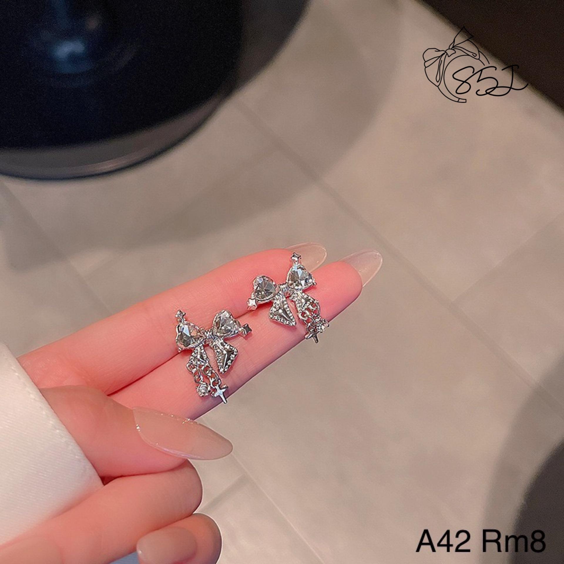 小蝴蝶结925耳钉Code：A42