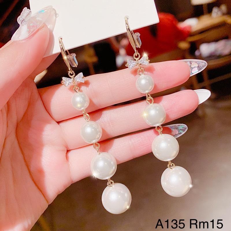 A135 大气上档次珍珠蝴蝶结锆石925银针耳钩款