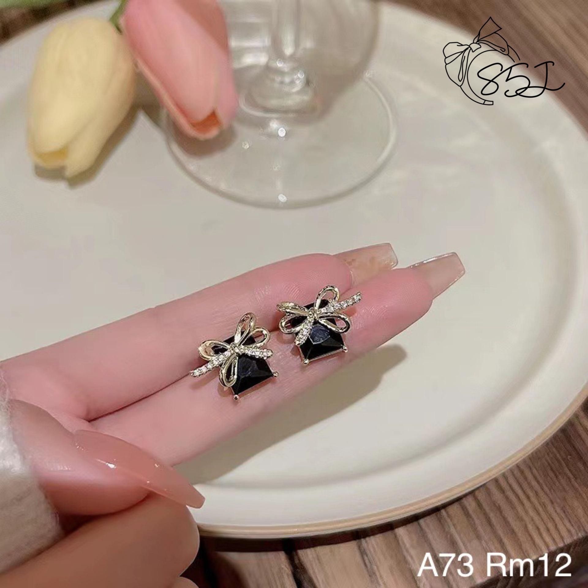 黑砖蝴蝶结甜美S925银针 A73