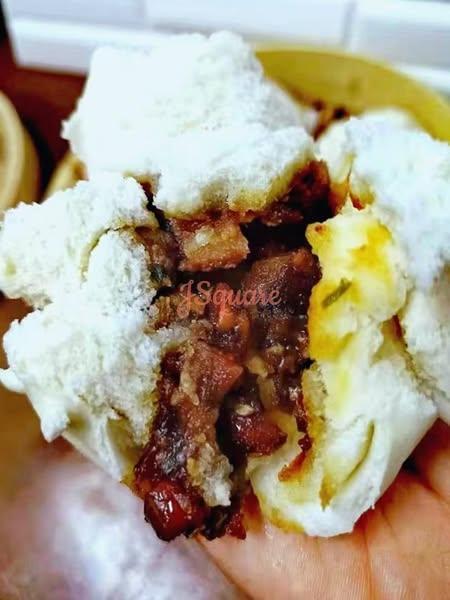 传统笑口叉烧包 Traditional Open Mouth Char Siew Bao
