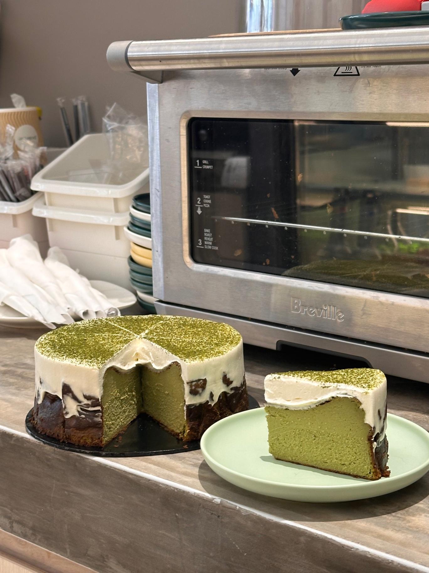 Matcha Burnt Cheesecake