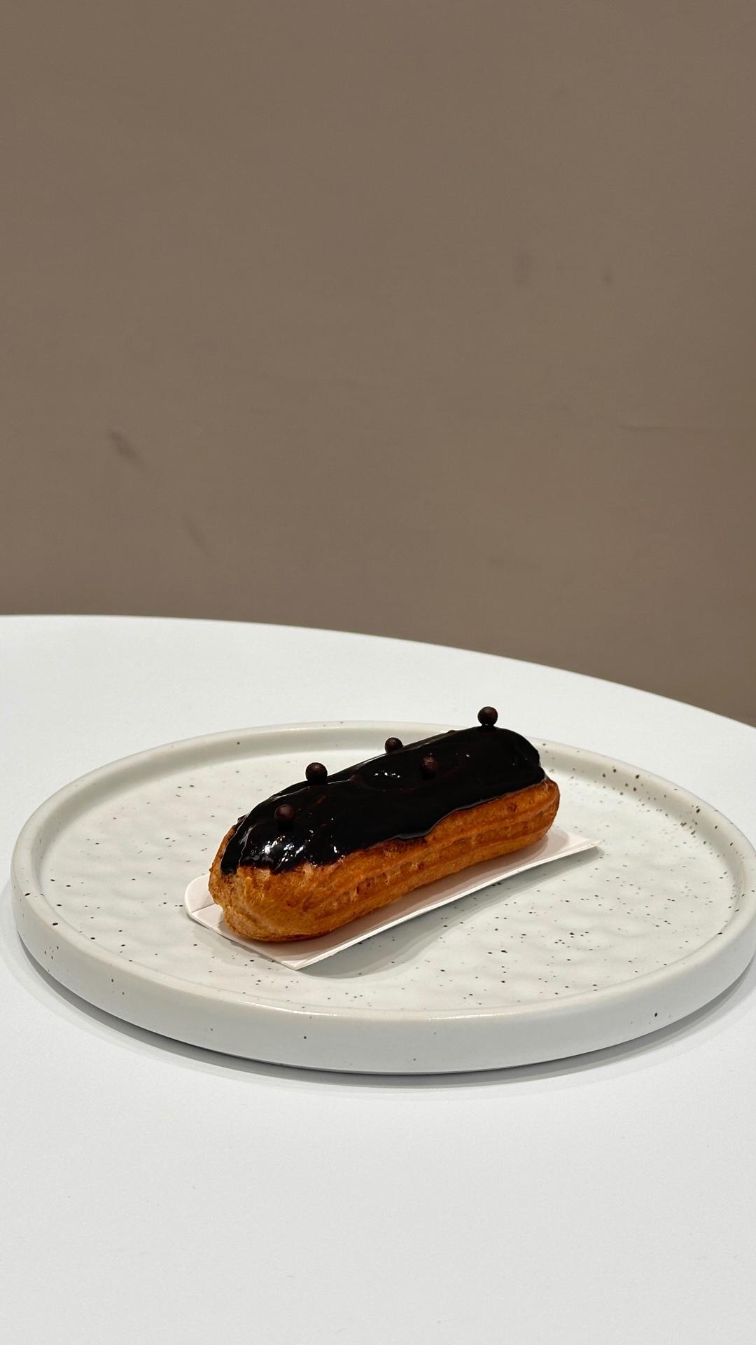 Classic Eclair