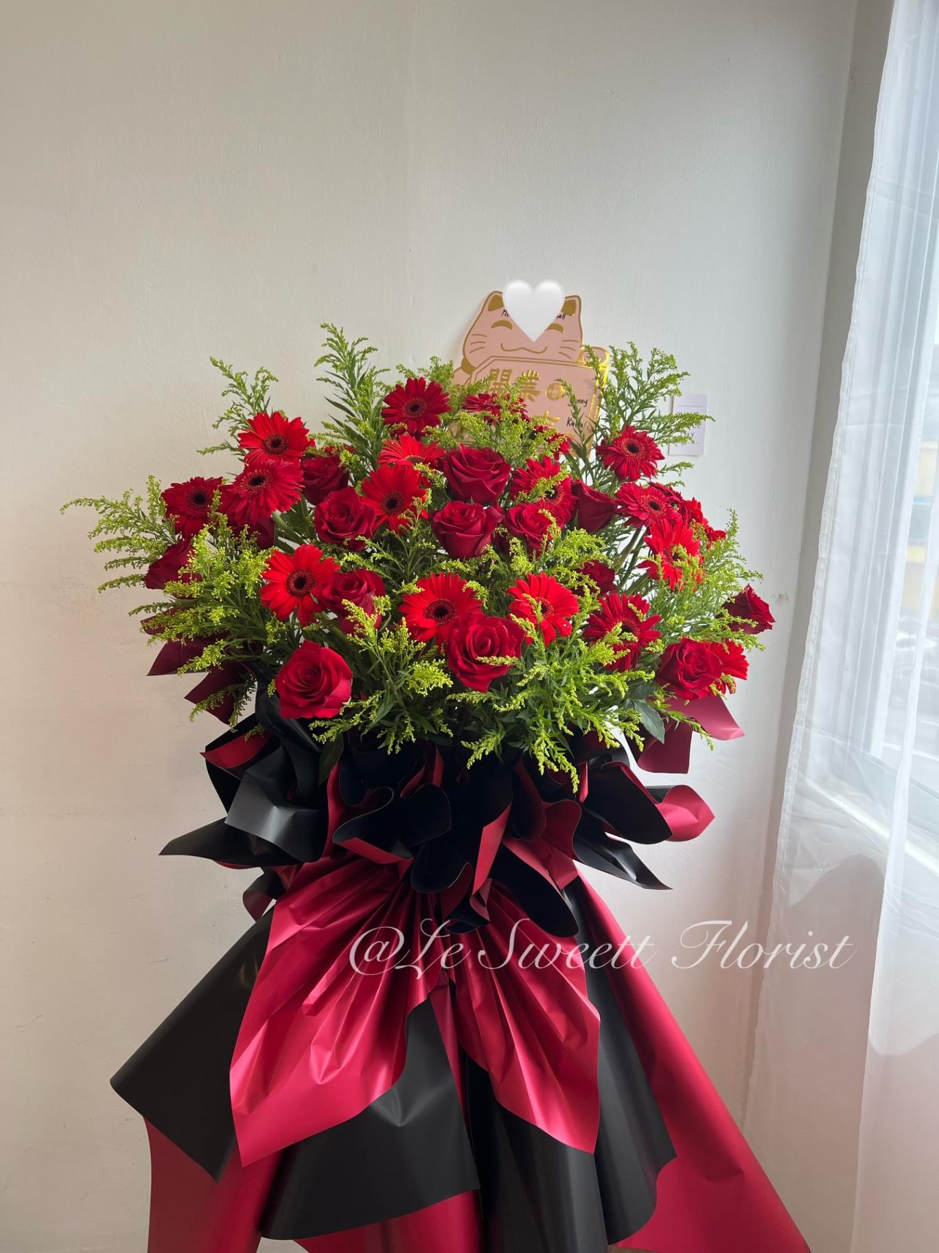 Opening Flower Stand 011