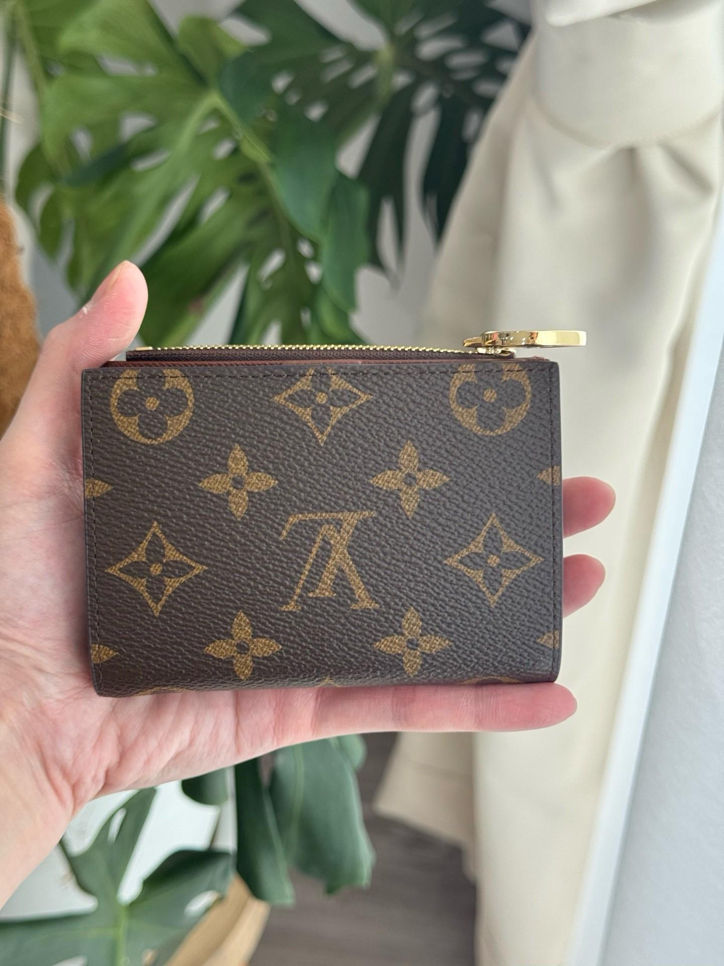 LISA WALLET