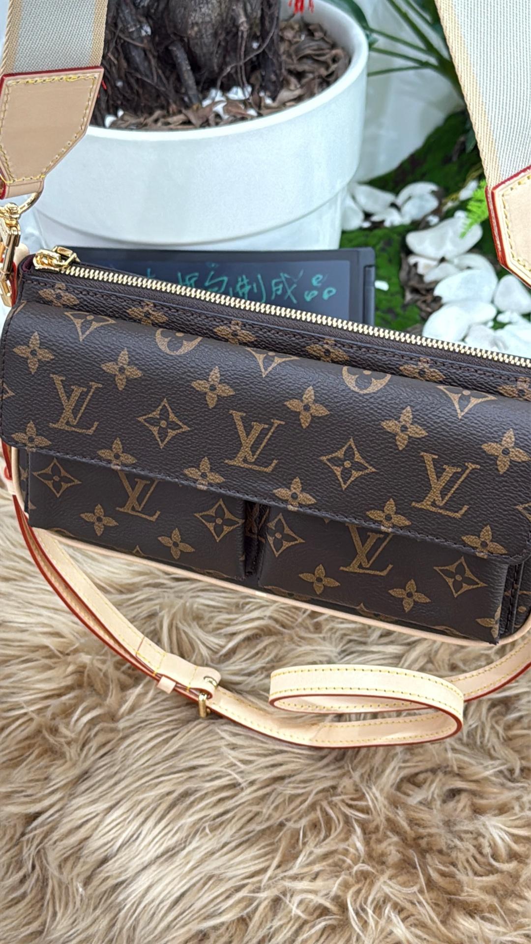 VIVACITE MONOGRAM