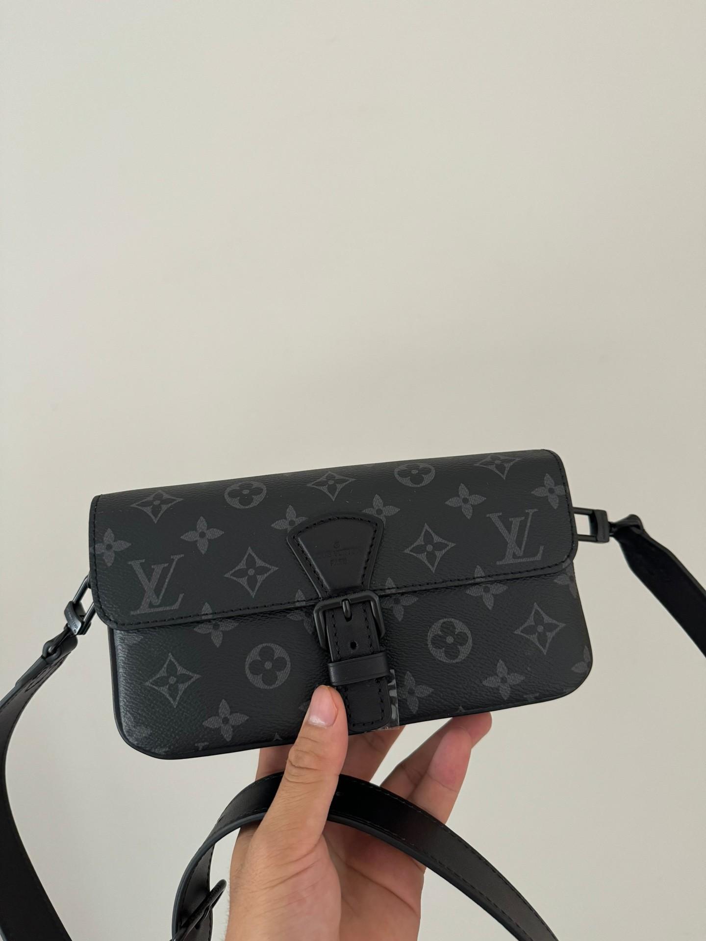 MONTSOURIS WEARABLE WALLET