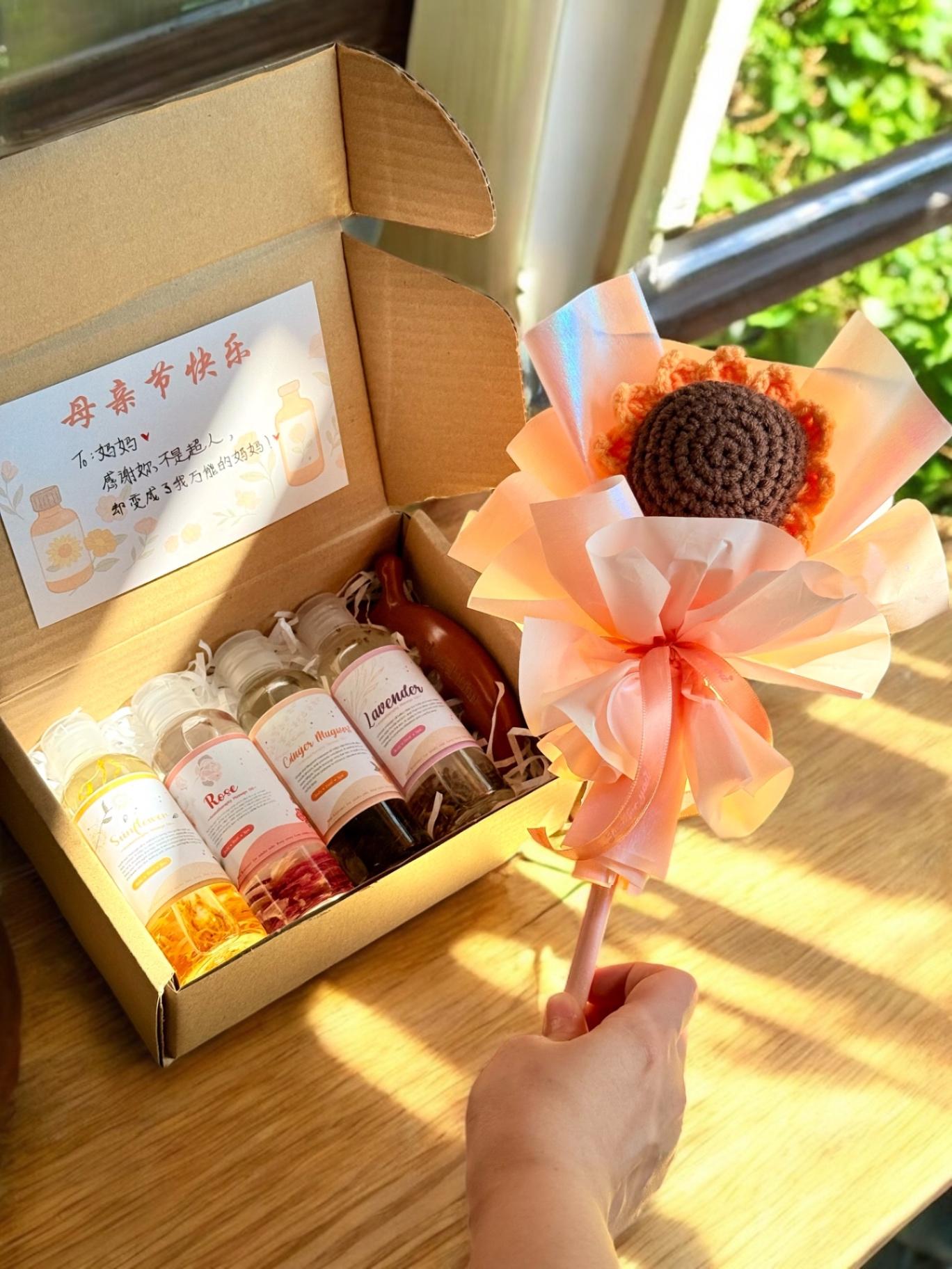 3盒按摩精油+3束花朵 配套D