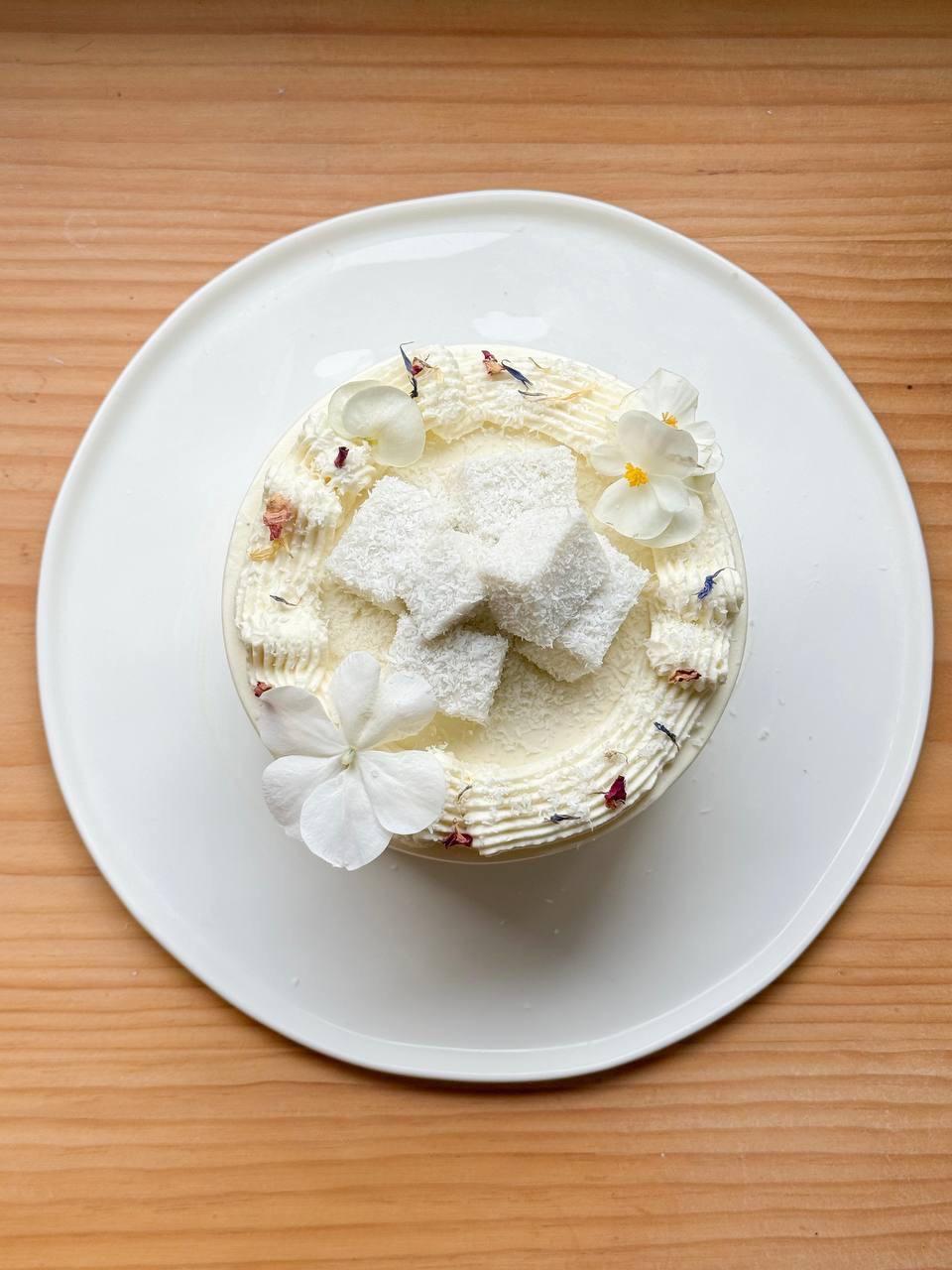 Pandan Coconut Cake (5 inch / 7 inch)