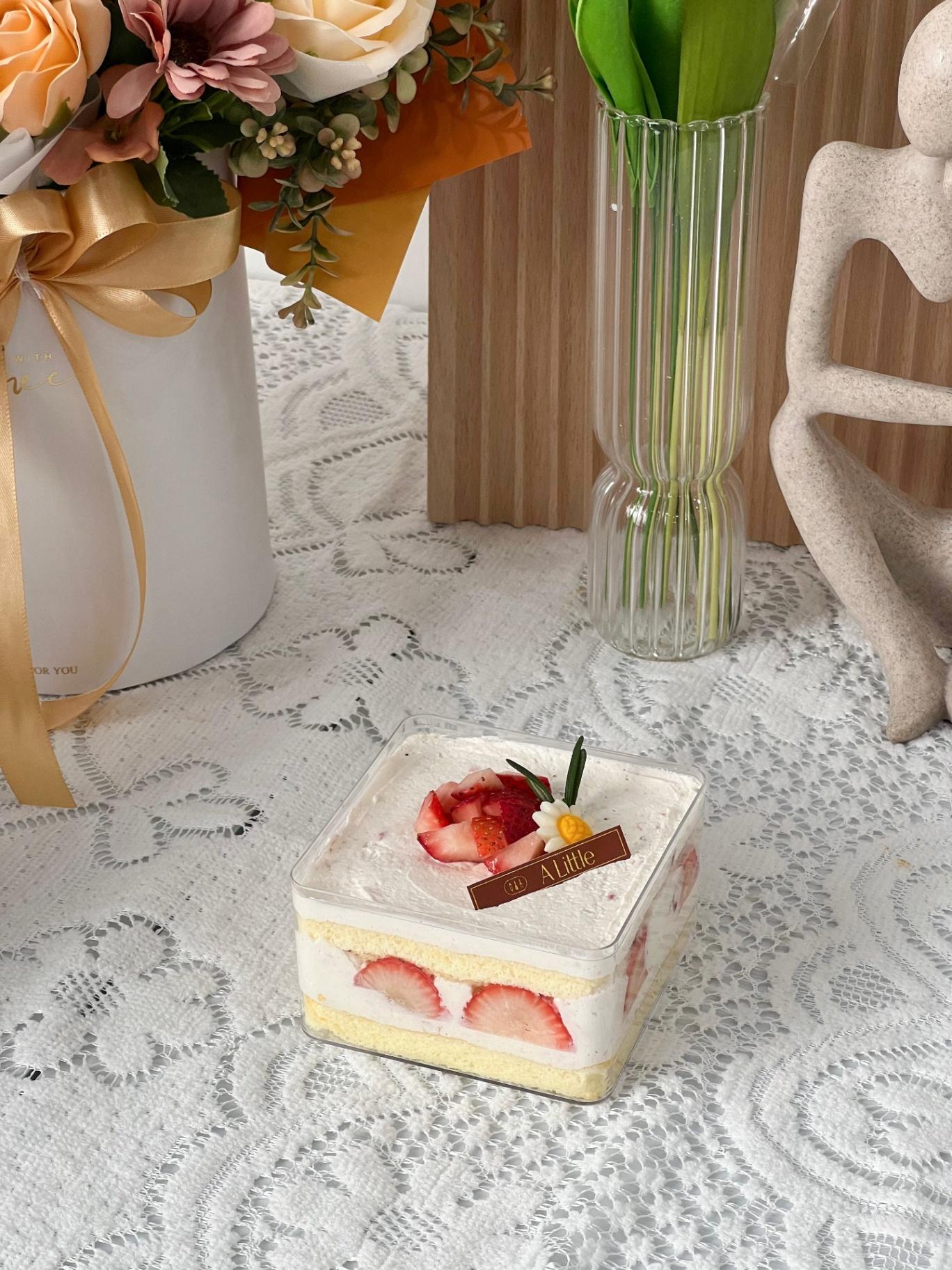 Korean Strawberry cake box