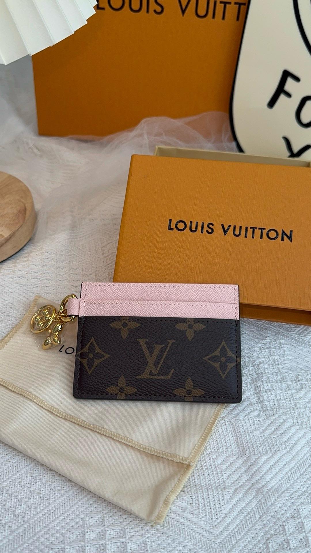 LV CHARMS CARD HOLDER