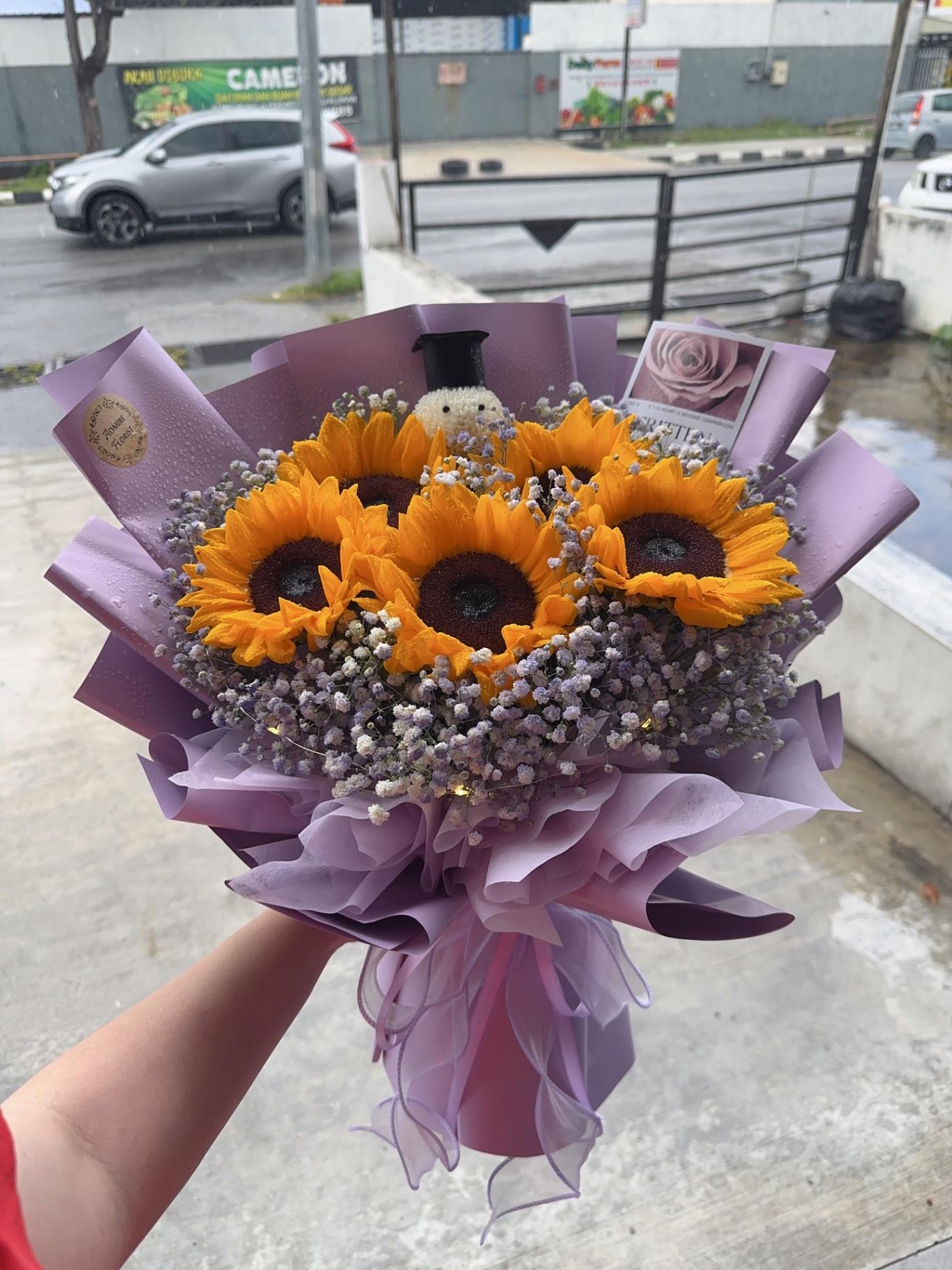 Sunflower fresh flower bouquet