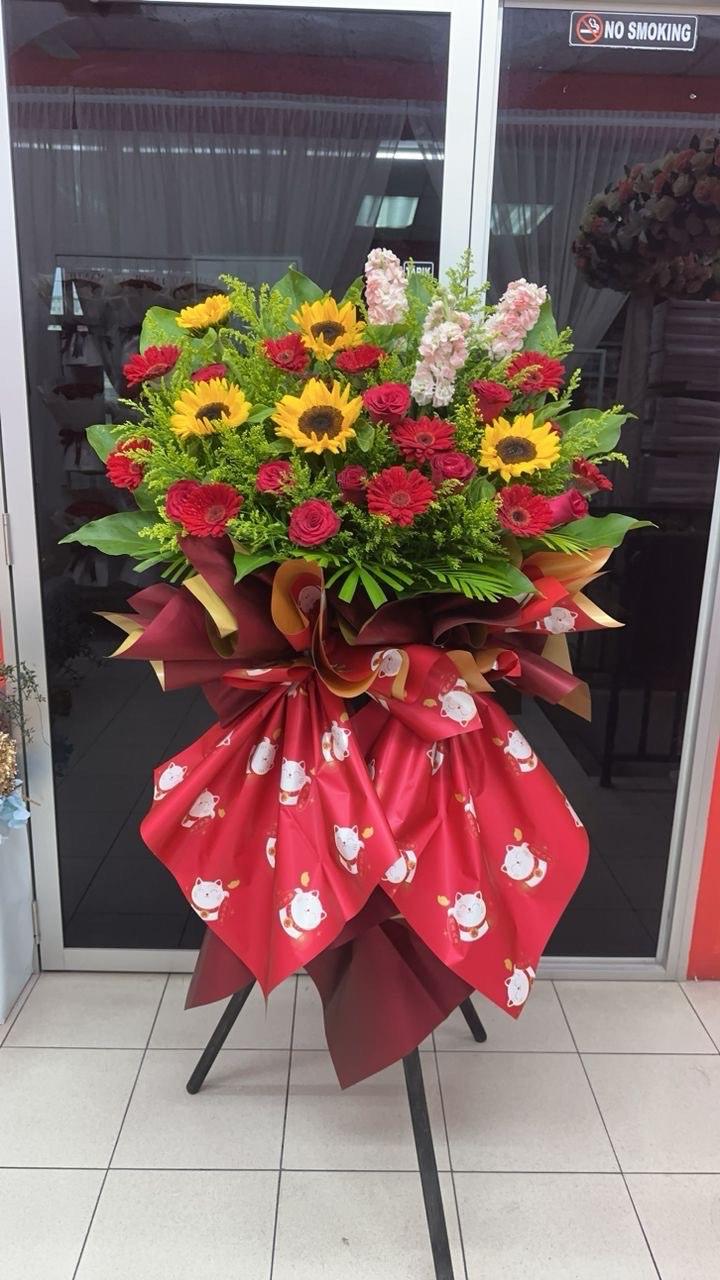 Opening Fresh Flower Stand 12
