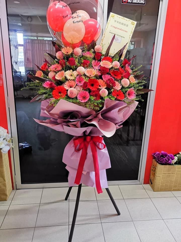 Opening Fresh Flower Stand 22