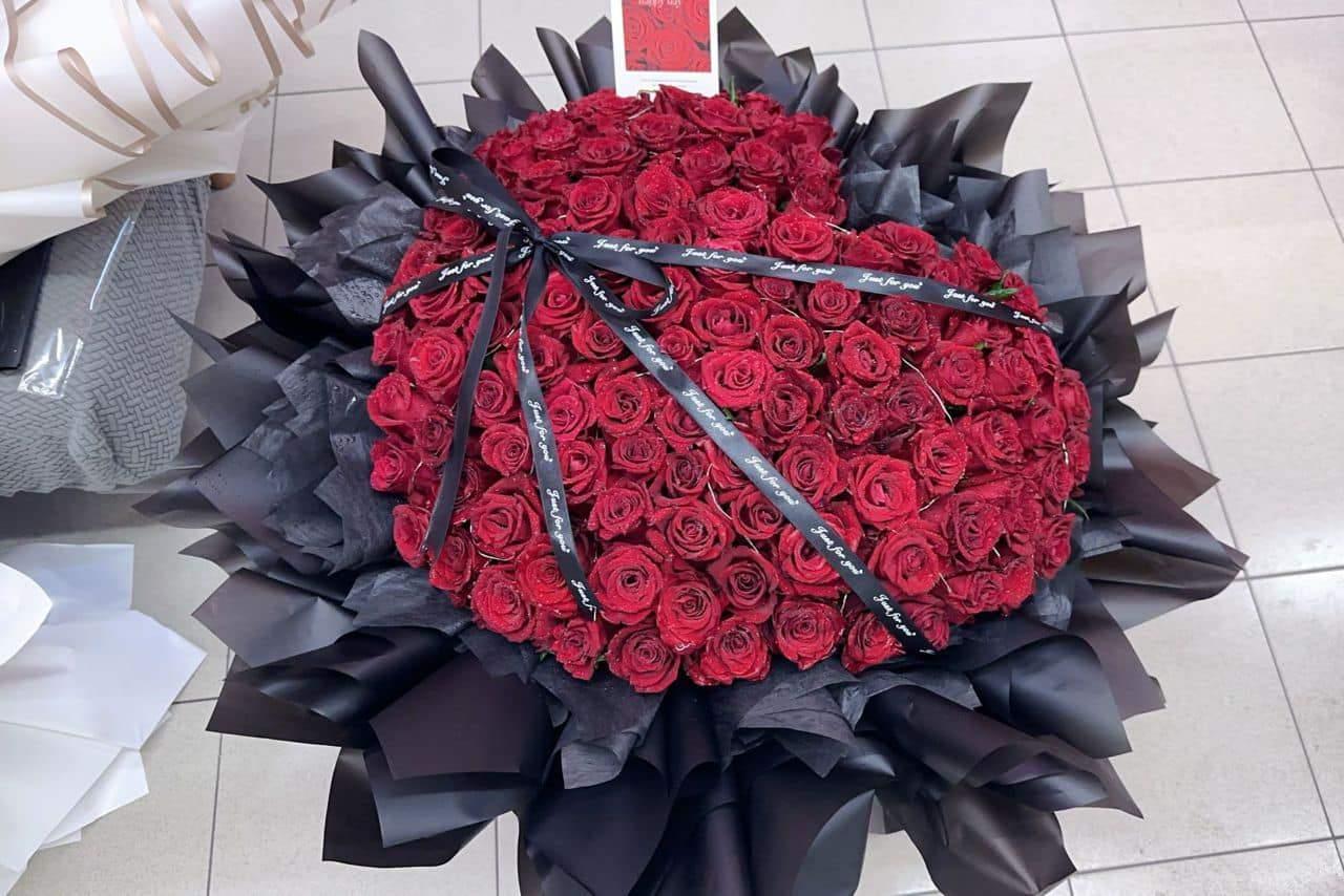 138 roses fresh flower bouquet love shape