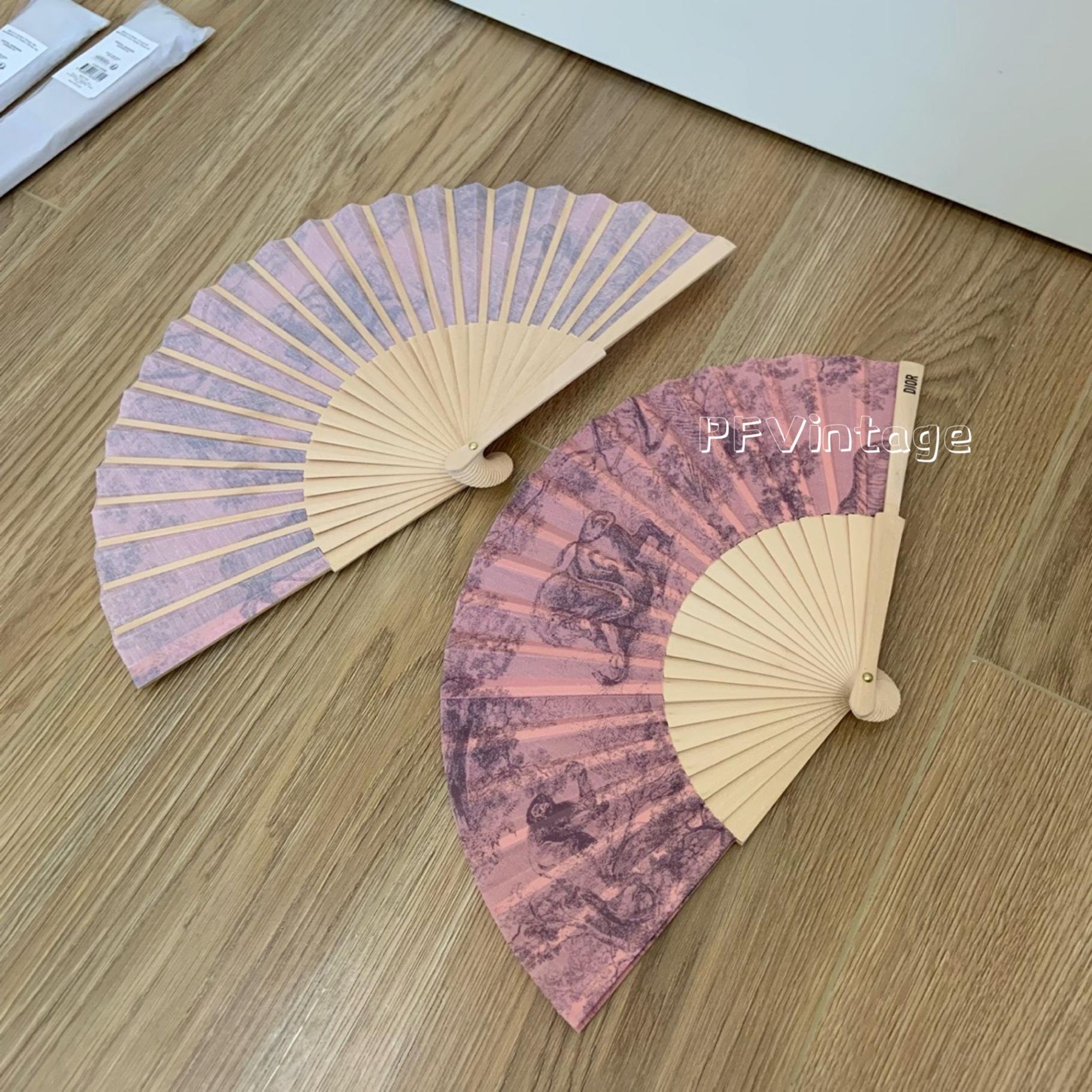 Dior赠品扇子