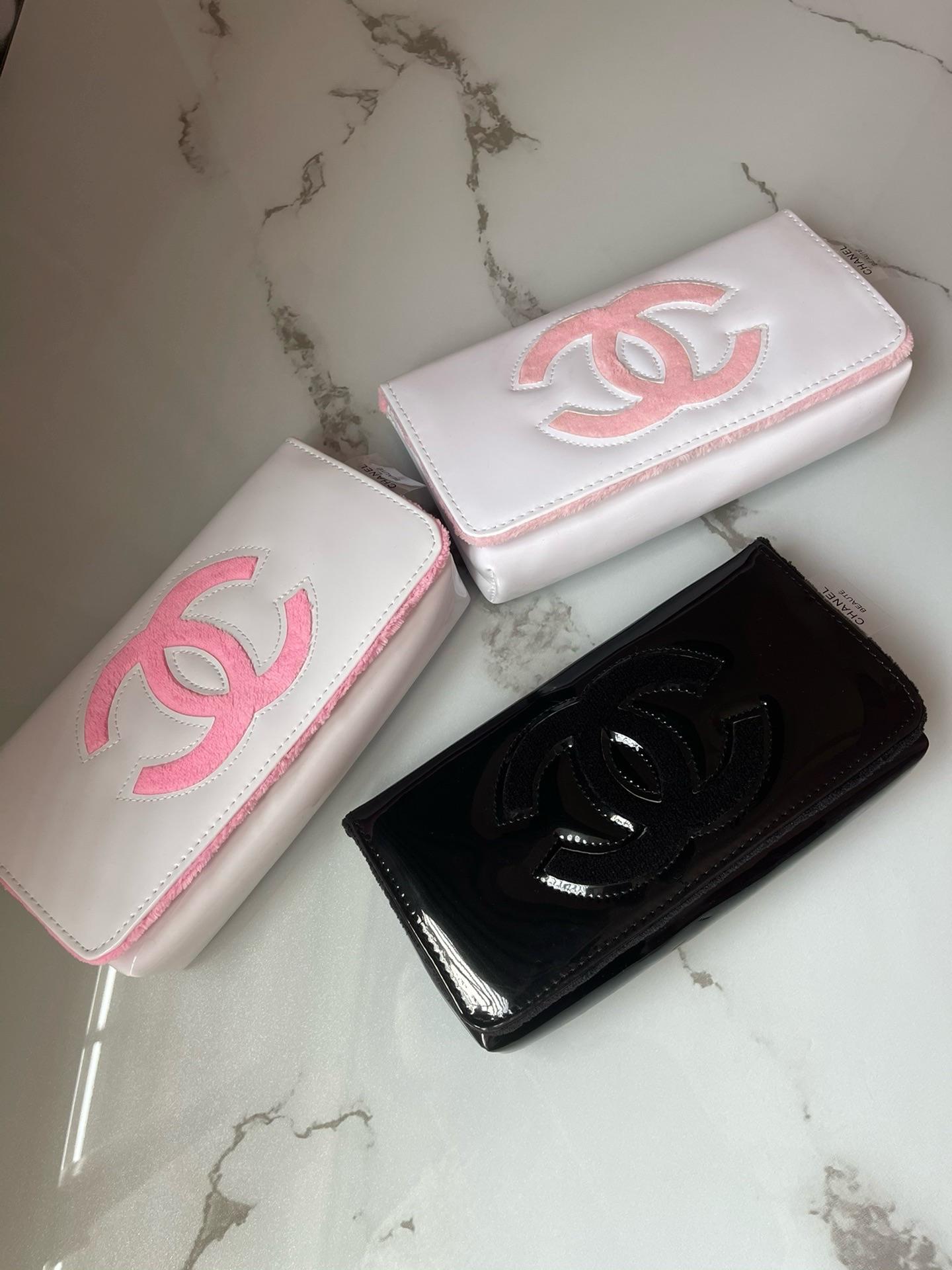 Chanel漆皮链条毛巾包