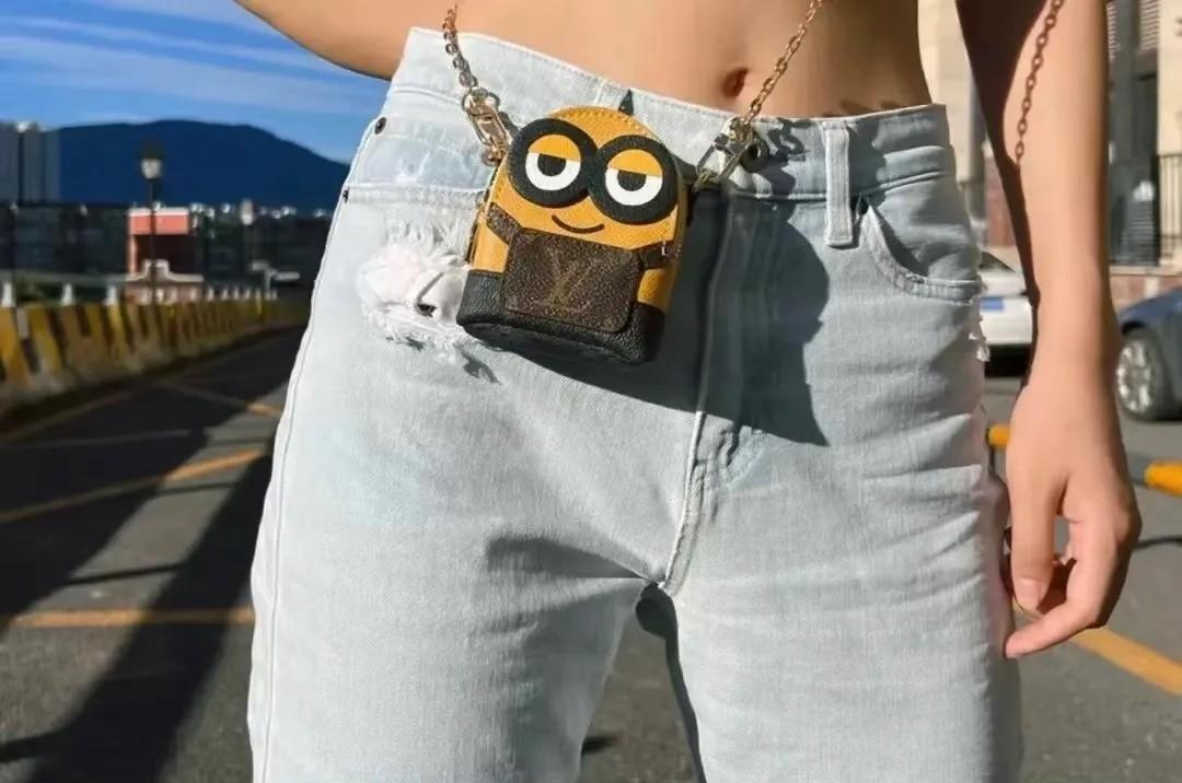 Minion Sling