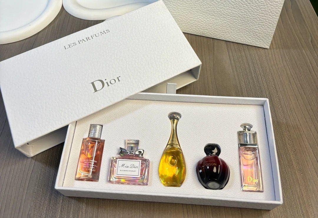 DIOR 5 IN 1 SET LES PARFUMS 5X5ML MINI SET🎁