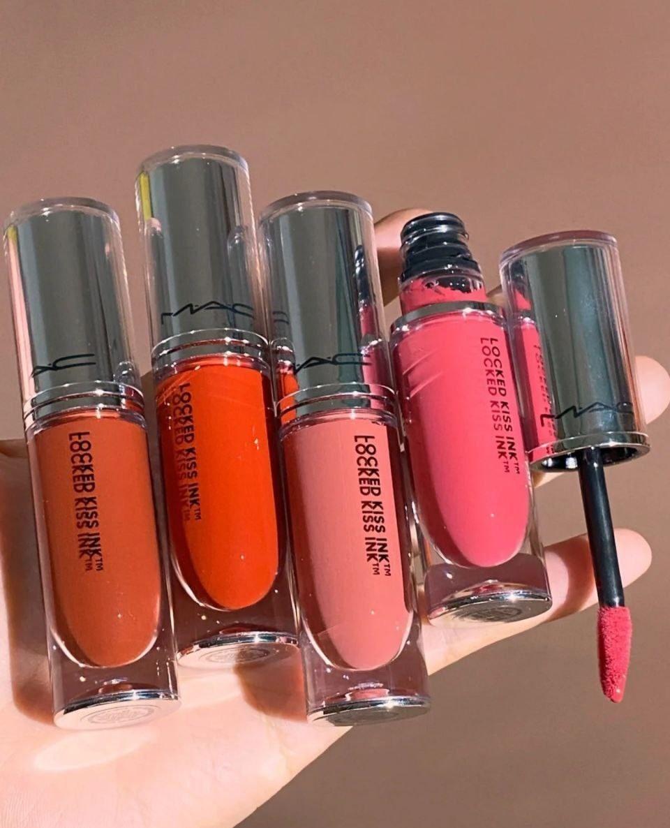 MAC | 新品 超鎖吻霧感唇釉 鎖色彈唇釉💄