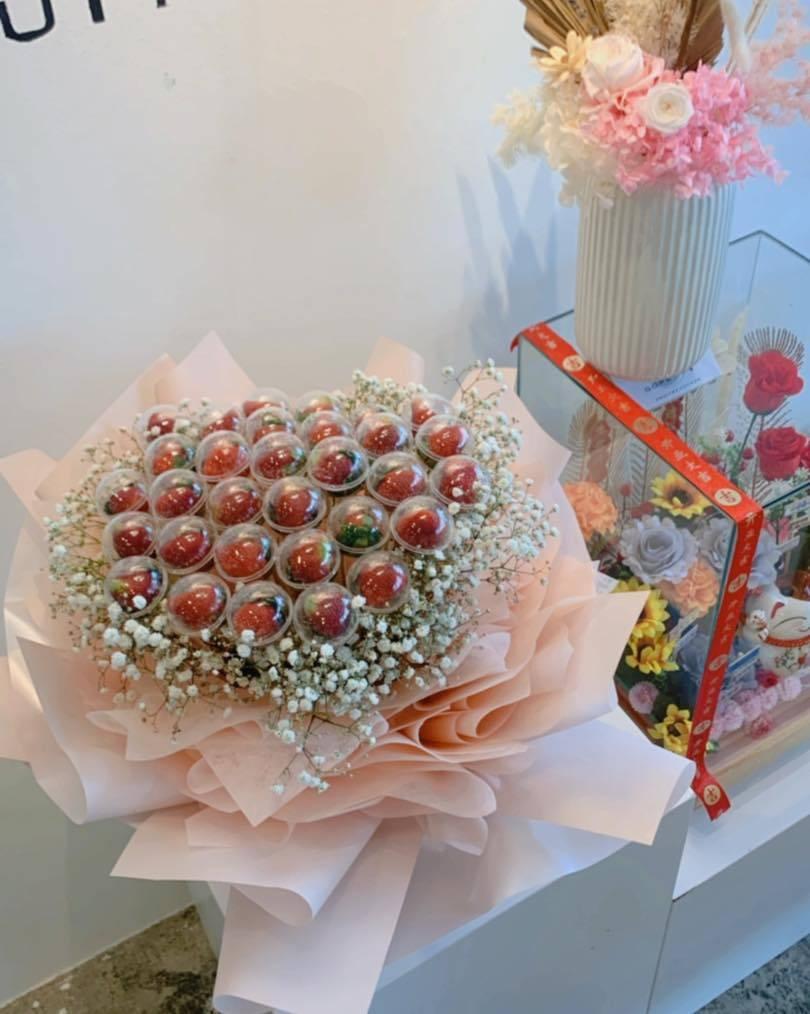 Berry Dream Strawberry Bouquet