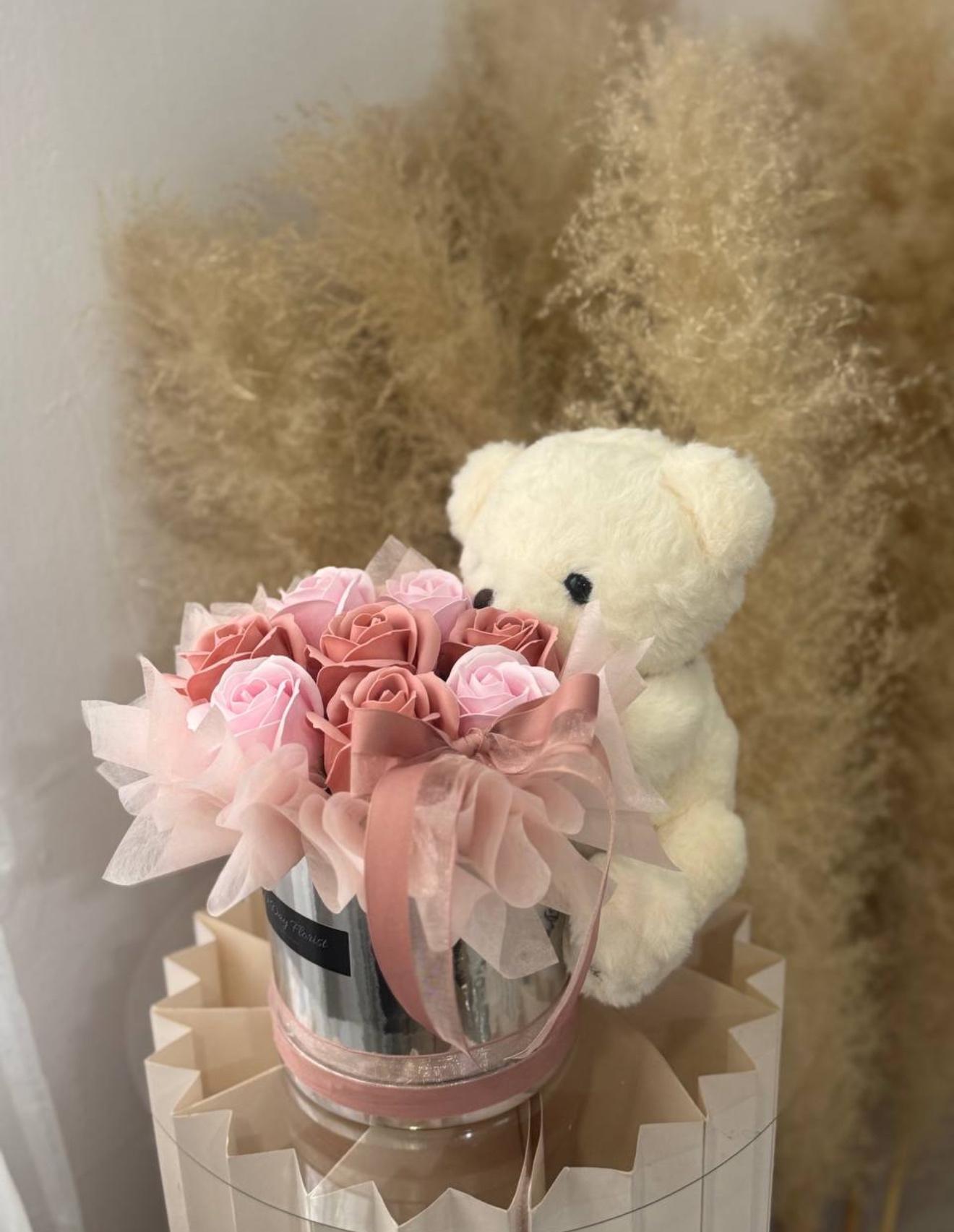 (T03) Teddy bear bucket
