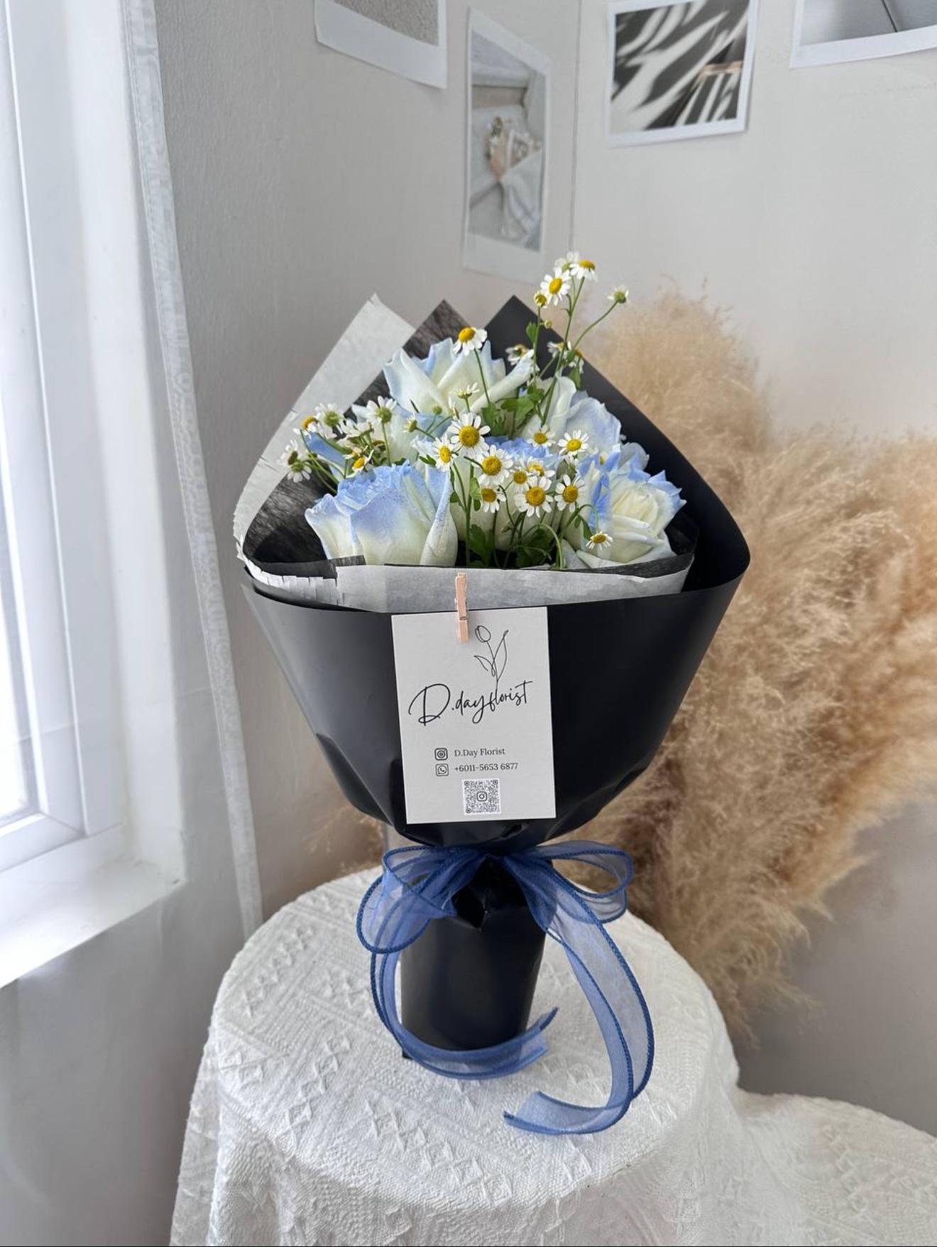 (F21) 6 stalks ice blue rose bouquet