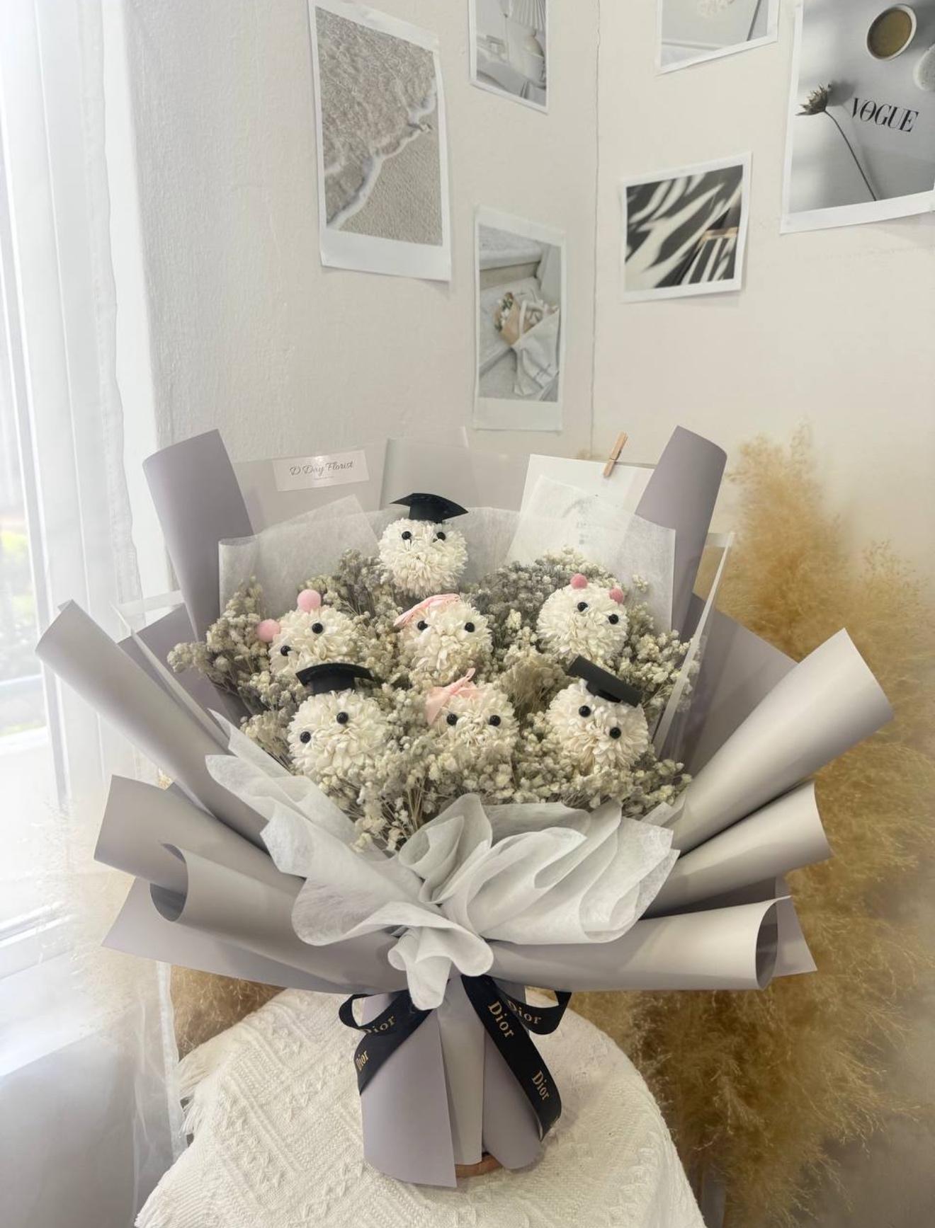 (G16) Pingpong graduation bouquet