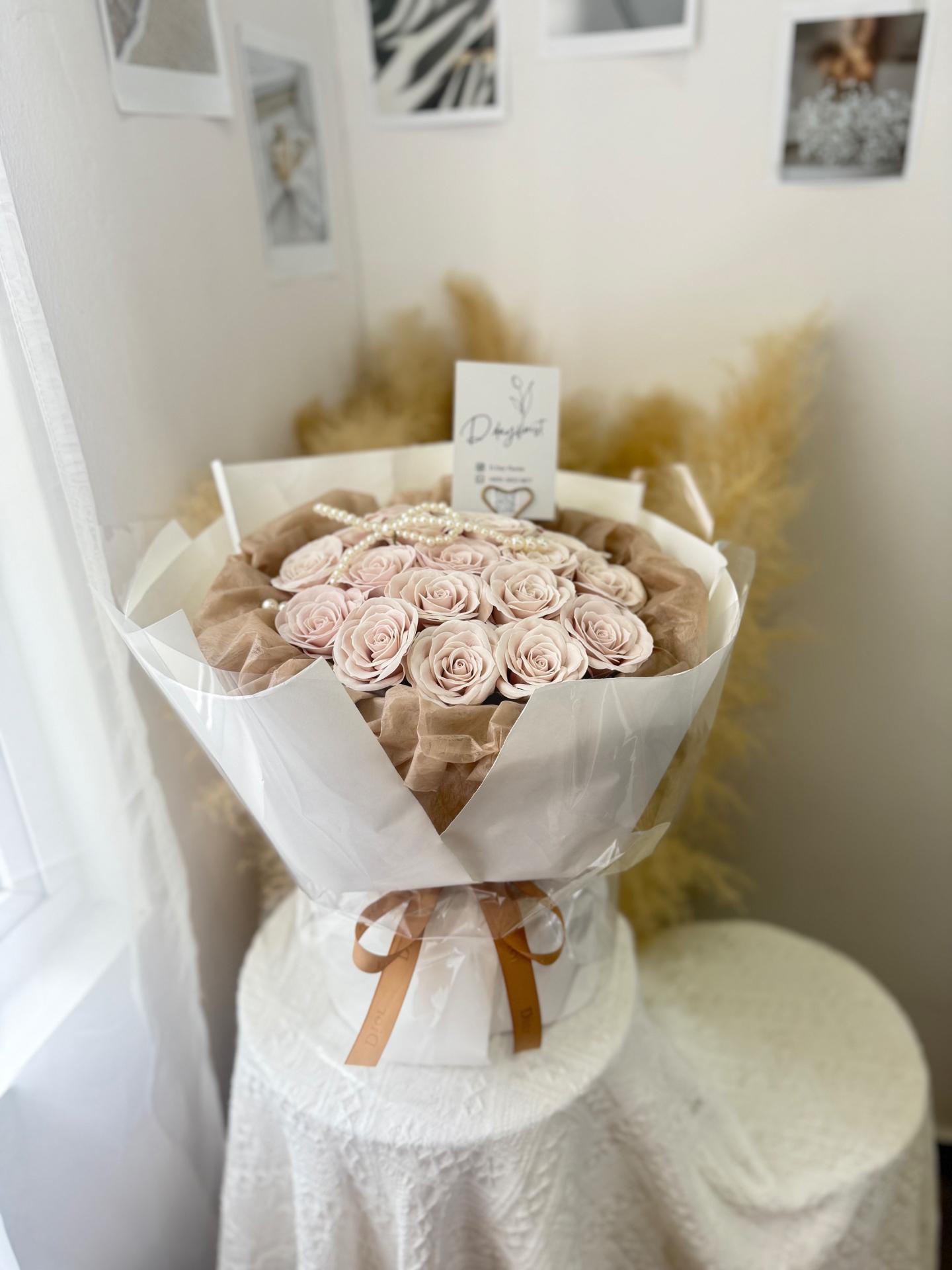 (S22) Khaki soap flower bouquet